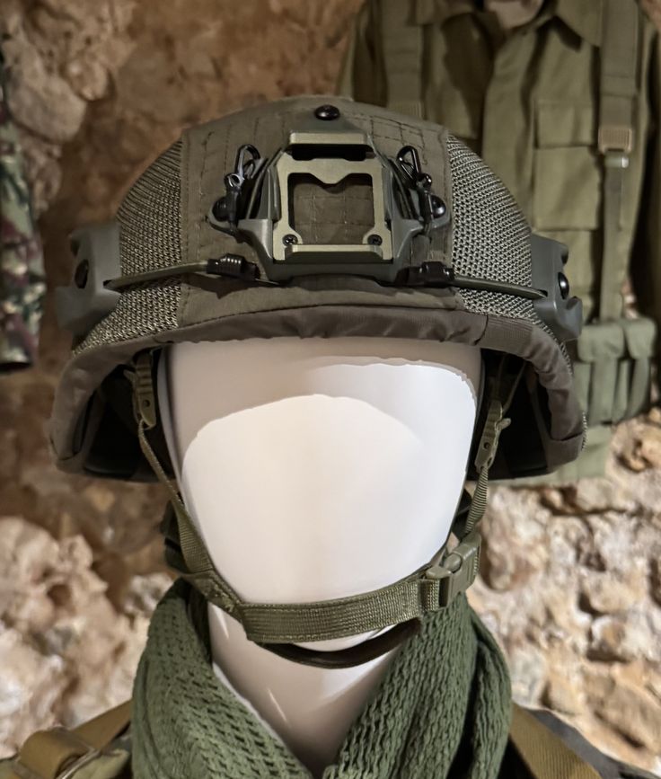 TACTICAL HELMET